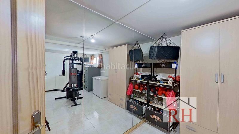 Foto fef0dd41-1bd3-4f6b-87f2-34ae5c247916. Casa a schiera con camino riscaldamento parcheggio in Alcalá de Henares