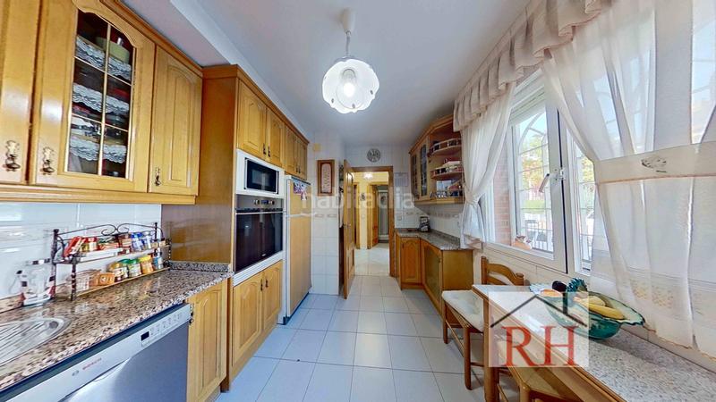 Foto 1e62a940-7b39-43b4-9fc5-dbba9b65f6fb. Casa adosada en Ensanche Alcalá de Henares