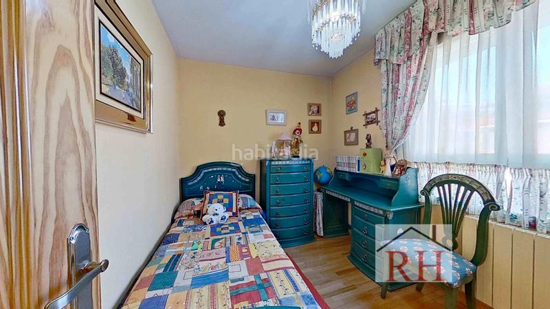 Foto 61e5dfa8-2a6d-46a8-b215-c309733be113. Casa adosada en Ensanche Alcalá de Henares