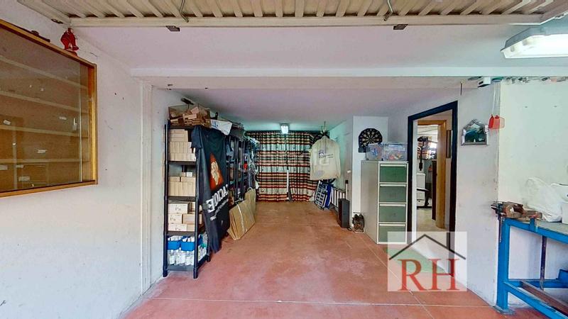 Foto 25960563-d36b-46b7-9912-ff58981660e7. Casa adossada amb xemeneia calefacció aparcament a Alcalá de Henares