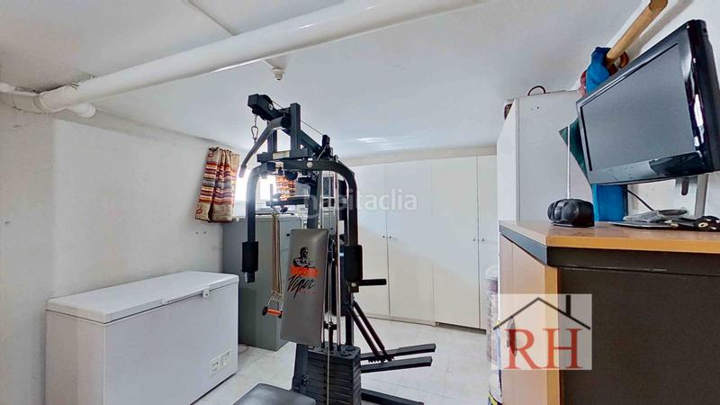 Foto 2c2b7a94-9b6b-4140-aac5-5962d0b237c4. Casa adossada amb xemeneia calefacció aparcament a Alcalá de Henares