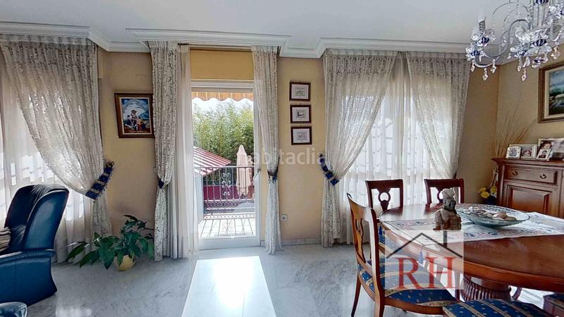 Foto 6525d9ea-d1f0-4be6-b72d-efe3f524e8d6. Casa adossada amb xemeneia calefacció aparcament a Alcalá de Henares