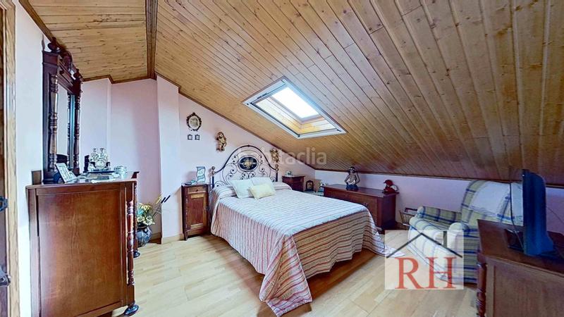 Foto f2468b26-ea70-46fd-b390-de33feffbac6. Casa adossada amb xemeneia calefacció aparcament a Alcalá de Henares