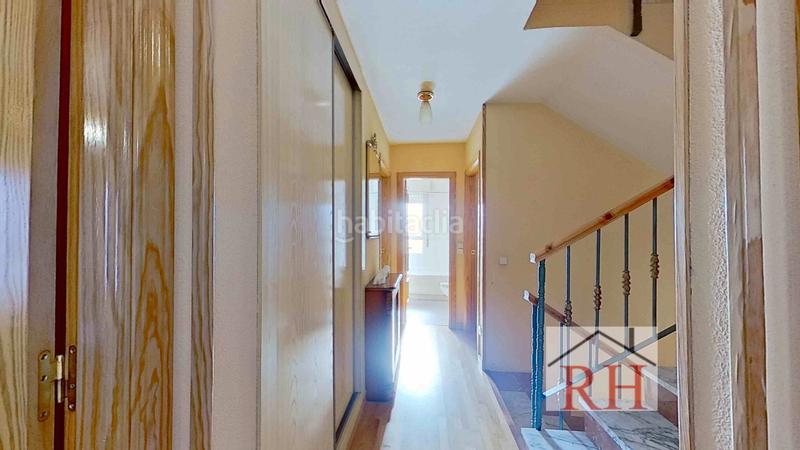 Foto 024a2f14-c432-4759-9c40-b495faebfca7. Maison jumelée avec cheminée chauffage parking dans Alcalá de Henares