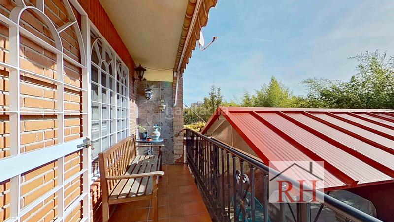 Foto 1c72e416-75ef-4c9b-9f3f-50e4d9407ff1. Maison jumelée avec cheminée chauffage parking dans Alcalá de Henares