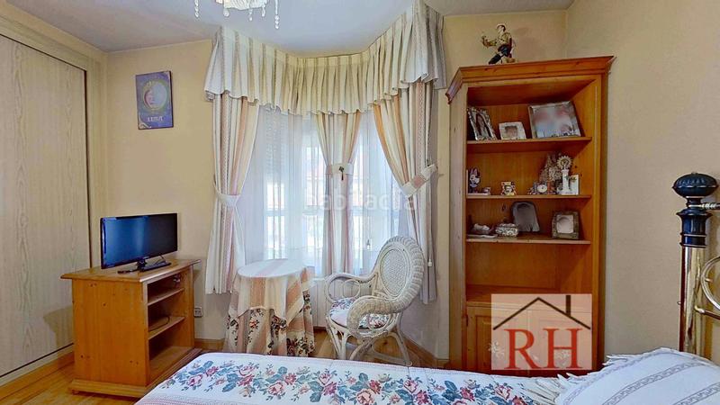 Foto 2efa0bf6-f107-41cf-baea-8ccf099eb08c. Maison jumelée avec cheminée chauffage parking dans Alcalá de Henares