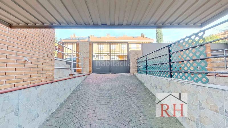 Foto 3877b3e8-b783-46f6-93fd-dab644e1ec6a. Maison jumelée avec cheminée chauffage parking dans Alcalá de Henares