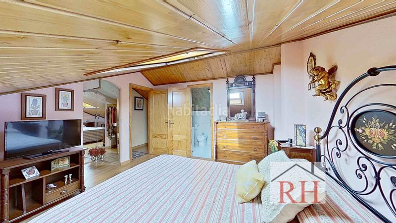 Foto 7ab1d6a0-c241-4bda-af00-2f50885f8271. Maison jumelée avec cheminée chauffage parking dans Alcalá de Henares