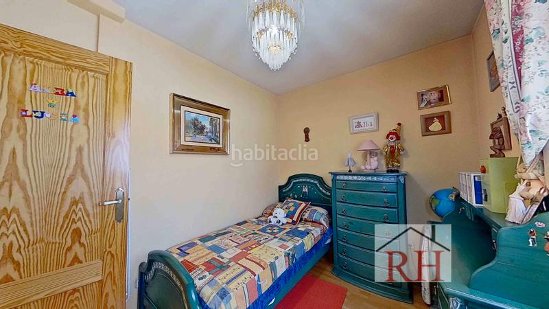 Foto 8b792708-64c5-49f6-91bb-f018dfbdbe4c. Maison jumelée avec cheminée chauffage parking dans Alcalá de Henares