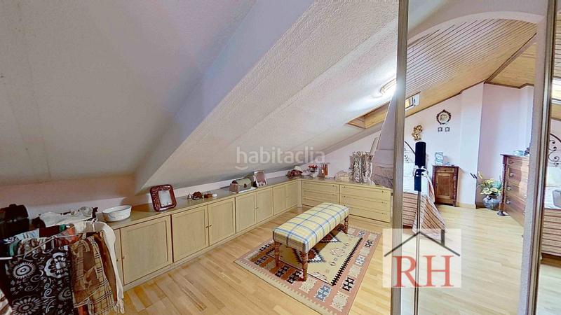 Foto f772ddd1-0907-4319-8ad7-b400ddfc6b43. Maison jumelée avec cheminée chauffage parking dans Alcalá de Henares