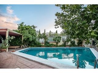 Chalet à San Gonzalo. Casa en venta en san gonzalo23700