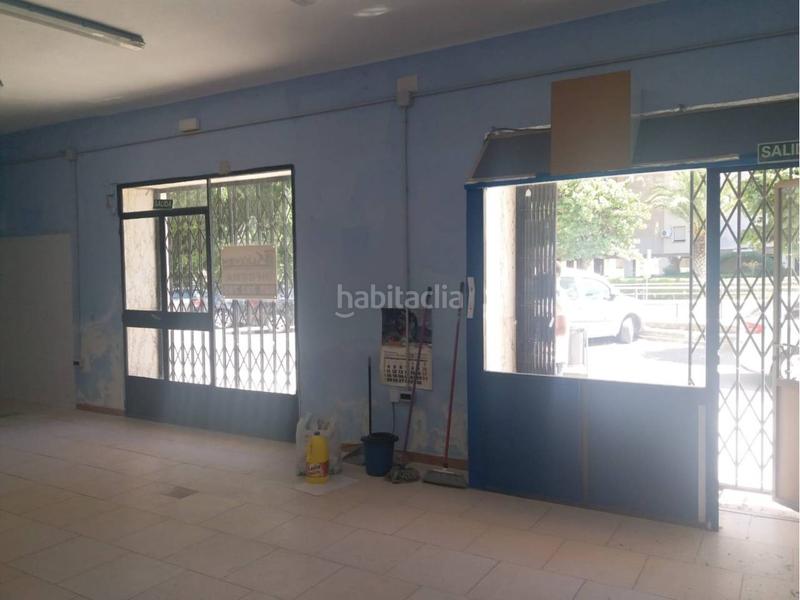 Foto 85b2596d-9980-4210-bdbb-526f82e7e717. Alquiler local comercial local en alquiler en la pazlas américasestación baeza en Linares