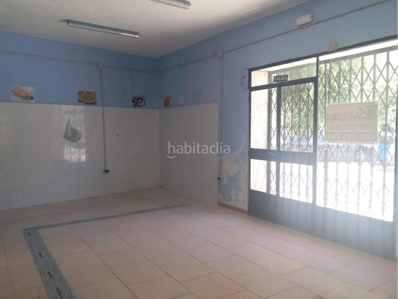 Foto af7b3b36-7f7e-4cda-b2b4-68786b2e54a9. Alquiler local comercial local en alquiler en la pazlas américasestación baeza en Linares