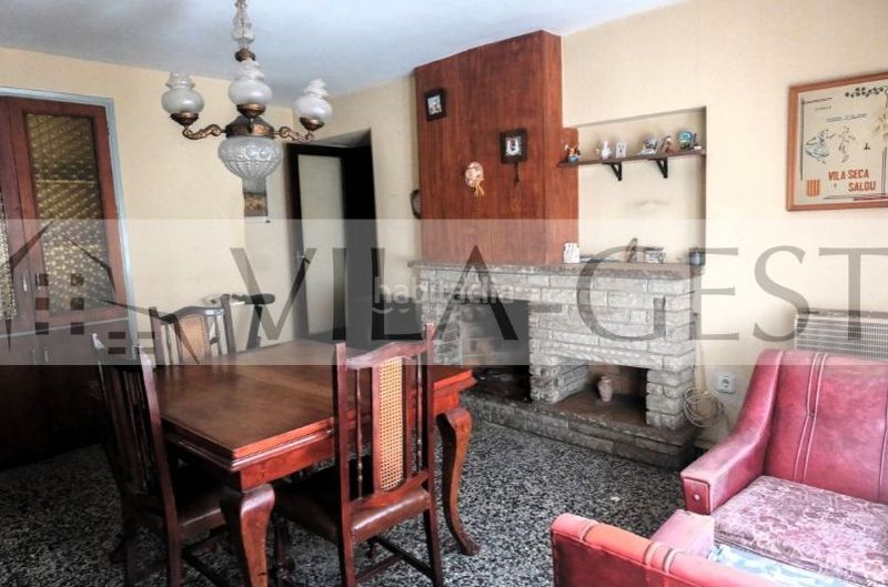 Foto dfe39d52-106a-4afd-a6f0-91fb4a013938. Casa amb xemeneia aparcament a Vila-seca poble Vila-seca