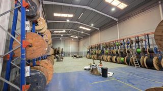 Rent Industrial building in Playa del Hombre - Taliarte - Salinetas. Nave industrial de 750 m2 en alquiler en el polígono de salineta