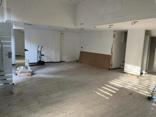 Lloguer Local Comercial a Centre-Barri Vell. Local comerial zona eixample nord