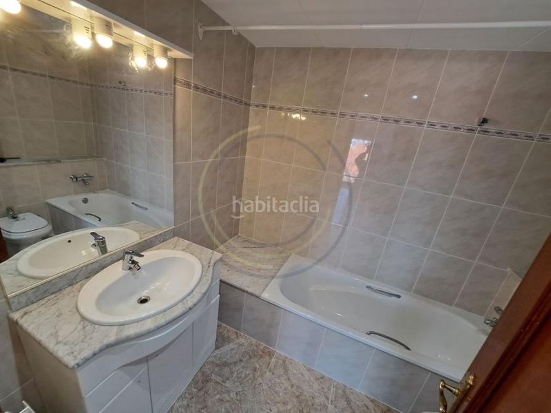 Foto 46a1b61f-bab9-490f-bd84-29addc759493. Alquiler casa alquiler amplia casa adosada en mataro en Mataró