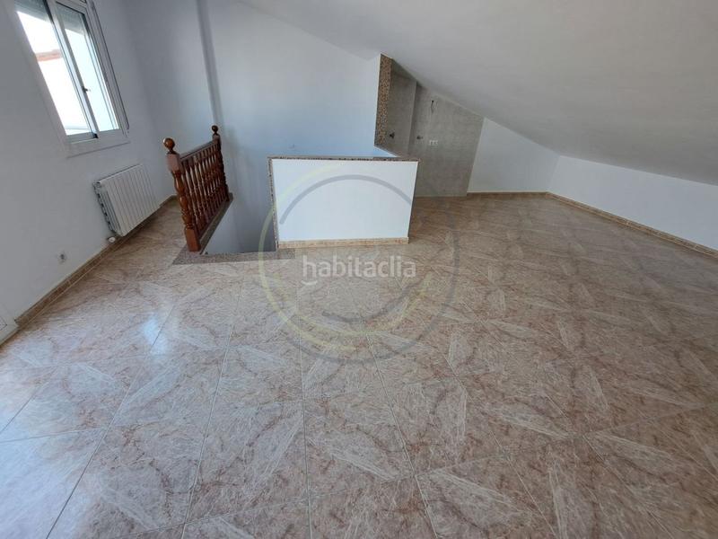 Foto 7a6a31ca-7c1d-46fa-86b5-fff0f90af24a. Alquiler casa alquiler amplia casa adosada en mataro en Mataró