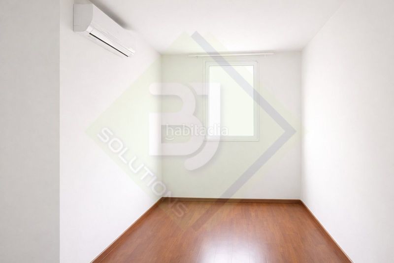 Foto 948934ed-81dc-42c4-a885-18ae385da545. Pis amb calefacció a Tres Torres Barcelona