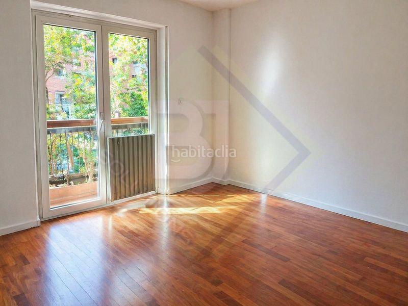 Foto d1e498da-ec2e-4326-b872-b7bce7f3a61e. Pis amb calefacció a Tres Torres Barcelona