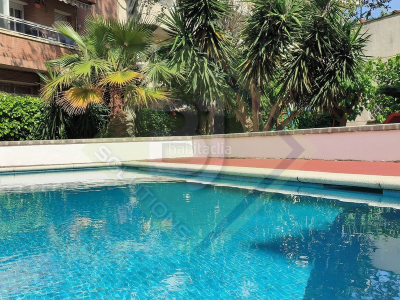 Foto f4caec0e-cd8a-4c77-9236-4bdcf816601d. Pis amb calefacció aparcament piscina a Centre Pineda de Mar