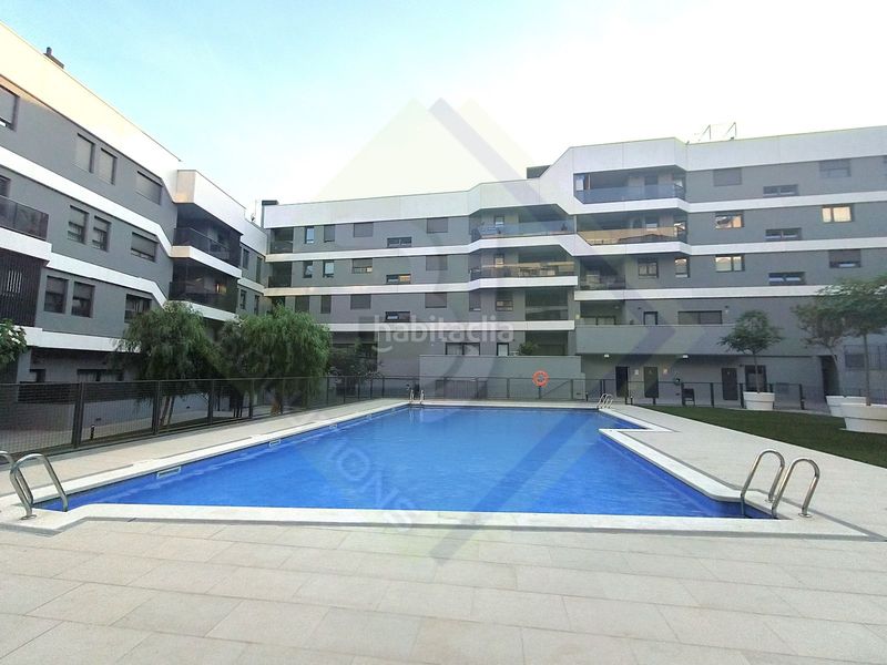 Foto 0bbd20e5-6955-4f58-942b-fd8192628482. Rent flat with heating parking pool in Havana Mataró