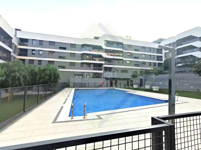 Foto 39279d00-d0df-4ac8-b12f-15088edf0672. Rent flat with heating parking pool in Havana Mataró