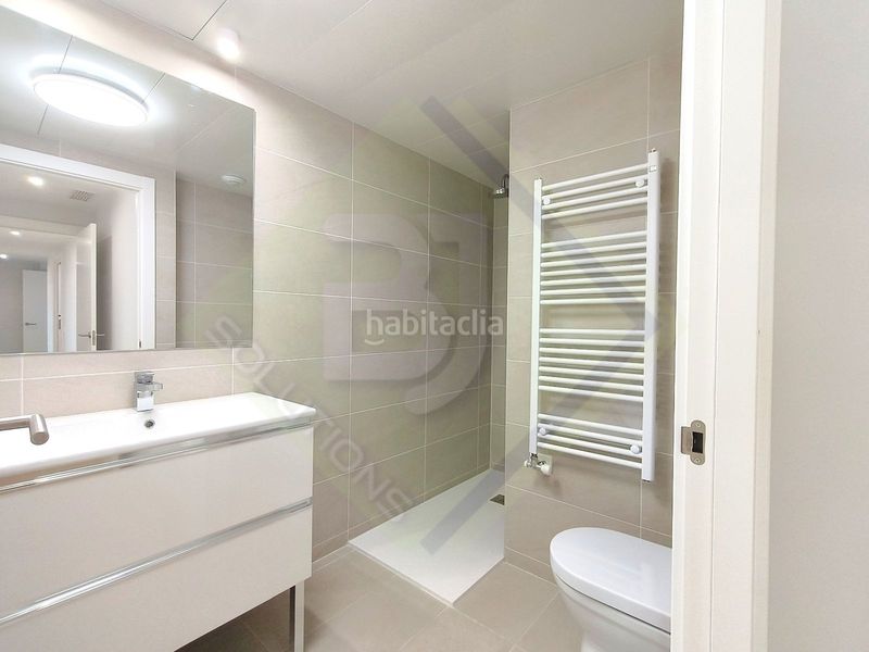 Foto bf46477a-1d9b-43c6-8a4c-0bceeb53c6c0. Rent flat with heating parking pool in Havana Mataró