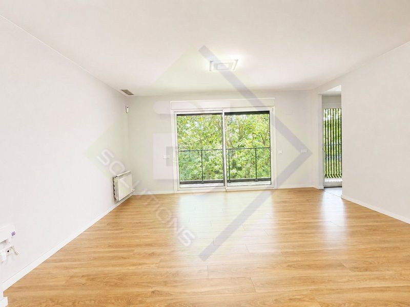 Foto fcd3d6d8-4a98-4e88-8d1e-87baf1b706f5. Rent flat with heating parking pool in Havana Mataró