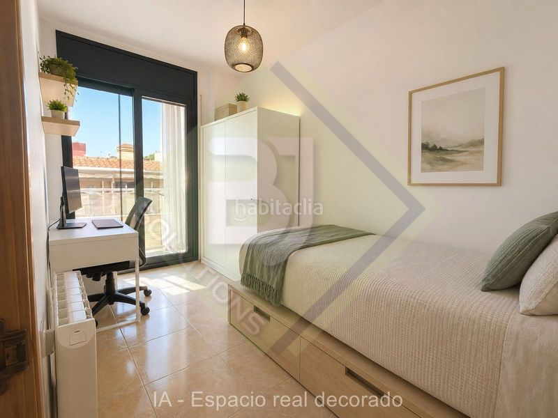 Foto d7b992f7-6e9e-44be-bbed-8e211681935a. Àtic amb calefacció aparcament a Canet de Mar