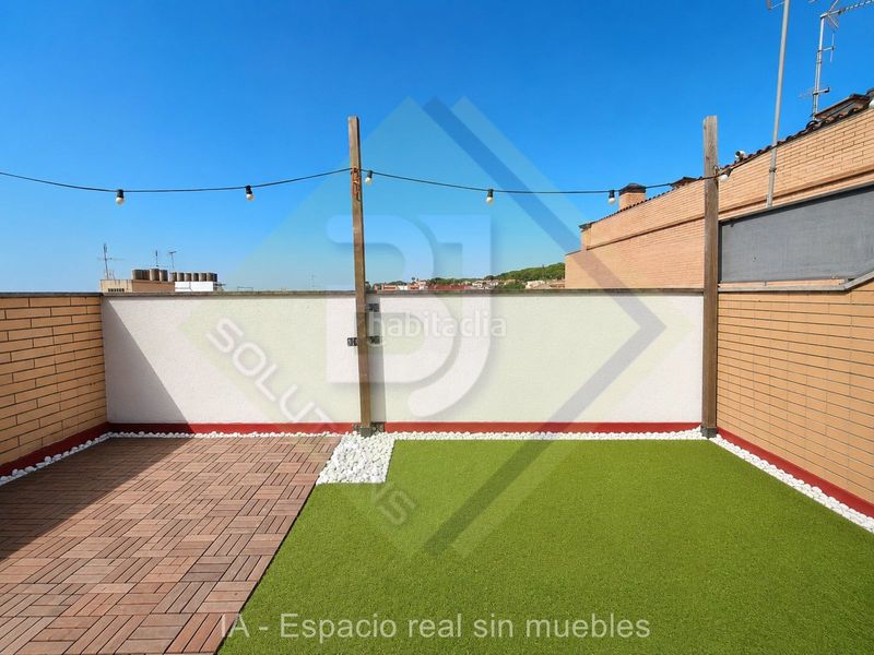 Foto efb6573d-00d1-42c7-944b-a36376544386. Àtic amb calefacció aparcament a Canet de Mar