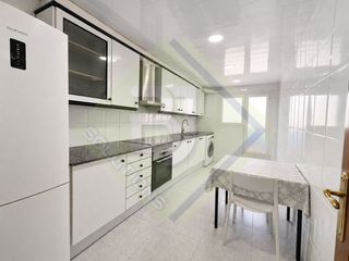 Piso en Progrés - Pep Ventura. Amplio piso esquinero junto a metro pep ventura  4 habitaciones