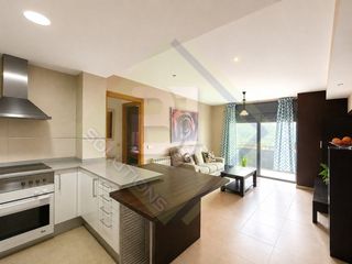 Pis a Mont Ferrant-Joan Carles I. Piso de 3 habitaciones, exterior y muy luminoso en blanes, con v