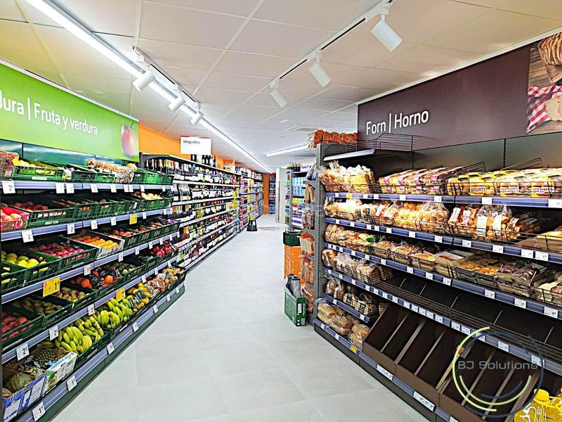 Foto 63cc8019-dd3e-46d4-81b7-347b0258aeb2. Geschäftsraum in calassanç marques 26 in Cerdanyola Nord Mataró