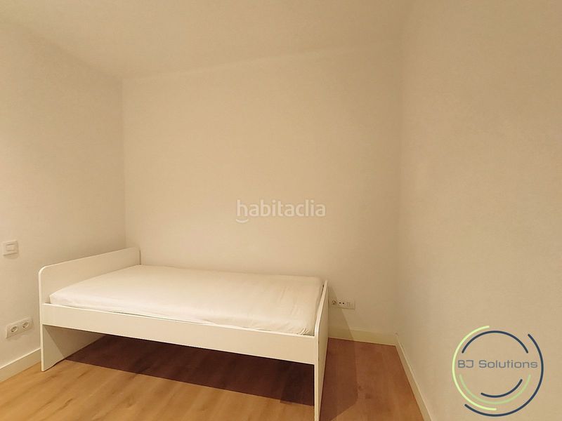 Foto b2103c6e-2d0f-4512-b6b4-e3a1a0eb3939. Lloguer dúplex amb calefacció aparcament a Sarrià Barcelona