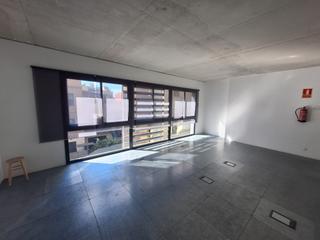 Location Local commercial à Carrer del doctor trueta 179. Oficina moderna y luminosa