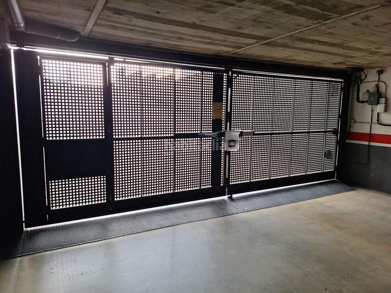 Foto da917e5a-b759-4c29-88e1-a06548ca1a6d. Autoparkplatz in Les Planes Sant Joan Despí