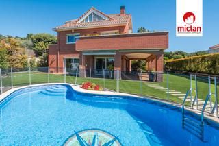 House in La Plana-Bellsoleig. Increible casa o chalet independiente