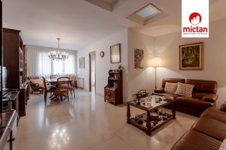 Location Appartement  Carrer de joaquim rubió i ors. Magnífico piso de alquiler temporal en riera, cornellà de llobre