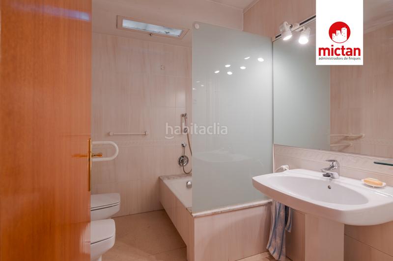 Foto 1f7250ea-17bd-463f-a800-bc5732a3c077. Rent flat with heating in Centre Cornellà de Llobregat