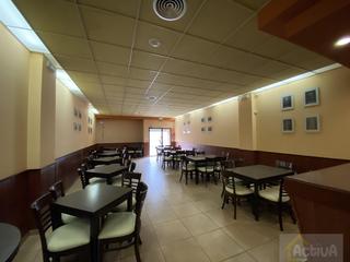 Location Local commercial à Este. Méridalocal