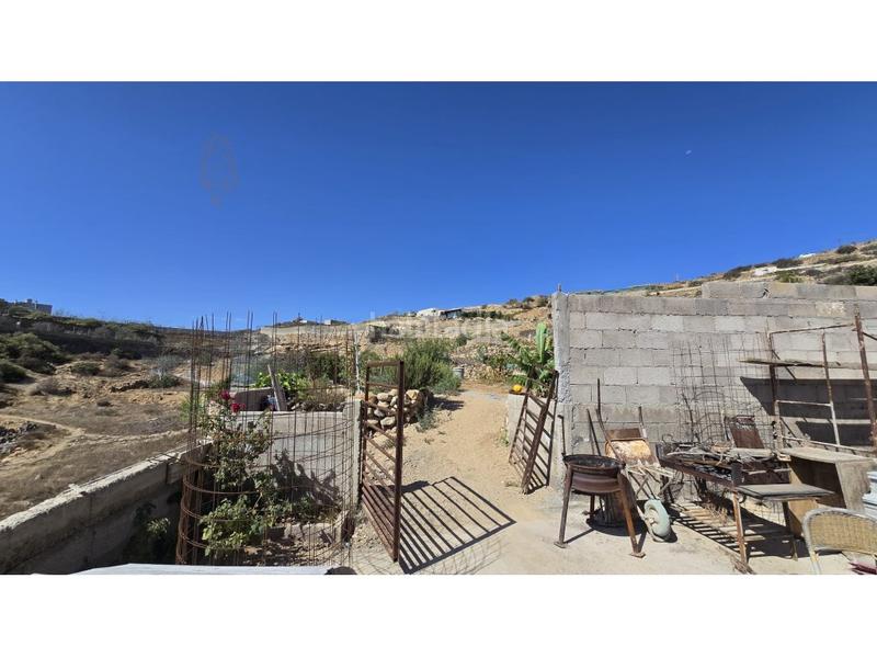 Foto dd92a375-3547-42bc-91f2-c04c631a1599. Country house with parking in Fasnia