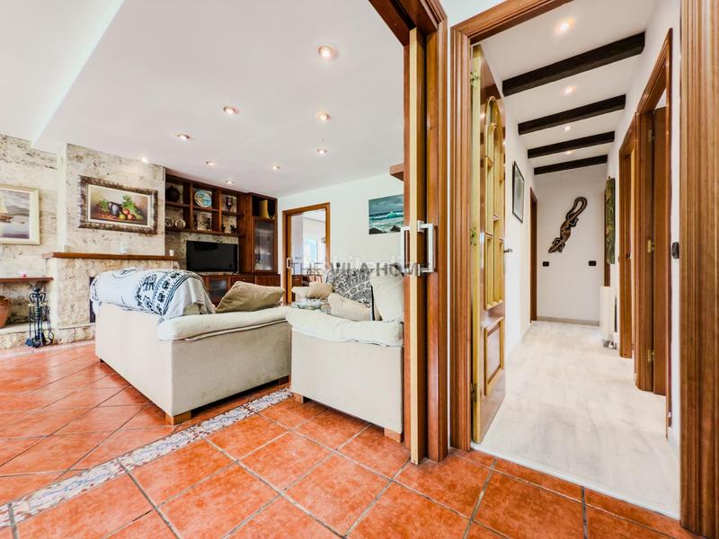 Foto 44477271-c340-4e4b-af95-75b9d5ed96ff. Maison avec parking piscine dans Canyelles