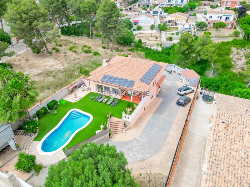 Foto 60623cb8-b532-4515-9dce-22a2f9d378f6. Maison avec parking piscine dans Canyelles