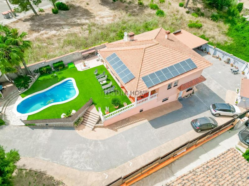 Foto 732fab28-9200-4477-bf4f-d4ee1c34737a. Maison avec parking piscine dans Canyelles