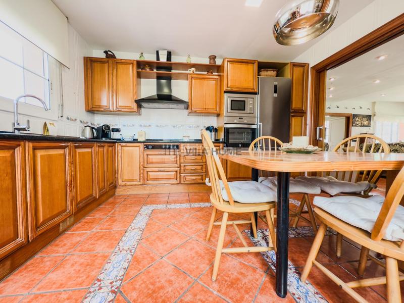 Foto bffb3d0c-5c3b-459b-b9f8-7311adb2b42e. Maison avec parking piscine dans Canyelles