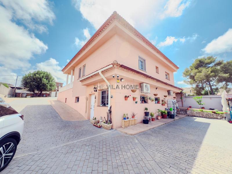 Foto f6b219b0-74b2-4b11-a48b-b21dc1a1c4d1. Maison avec parking piscine dans Canyelles