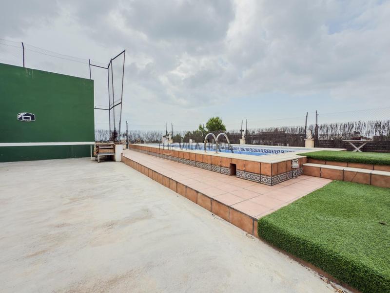 Foto 4a44885e-57a9-4667-b5e5-efaad06dc455. Casa con parcheggio piscina in Santa Maria Vilanova i la Geltrú