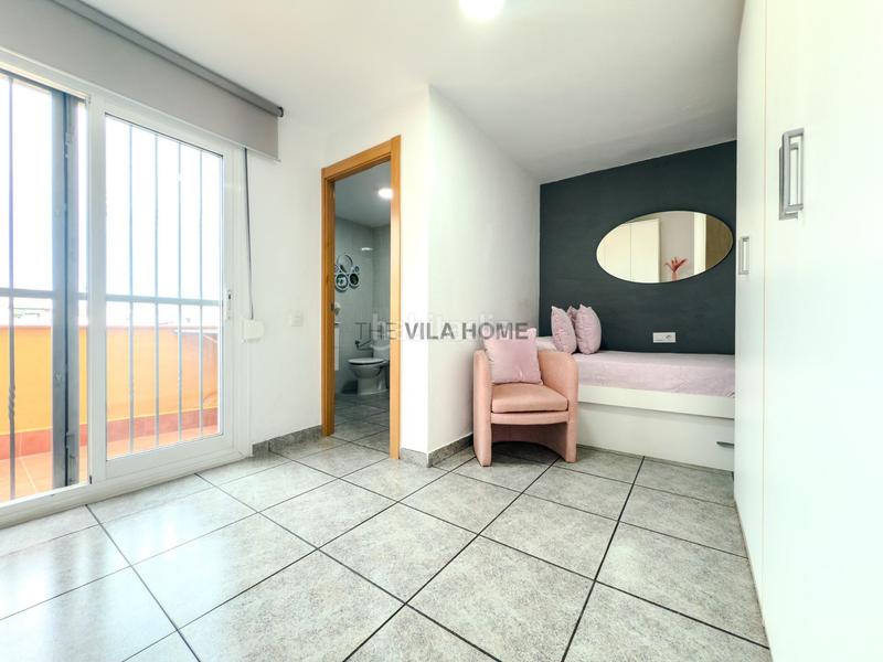 Foto b11162cb-3960-47f9-a404-7f969adb42e3. Casa a schiera con parcheggio in Centrevila Vilanova i la Geltrú