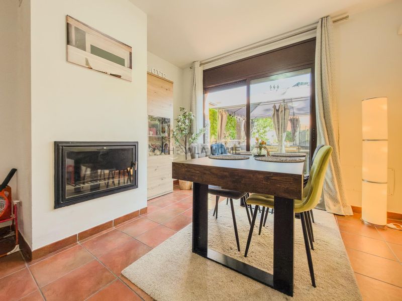 Foto 29bc1d7c-4ade-4dba-bf62-78002efce309. Casa adossada amb calefacció aparcament a Olivella